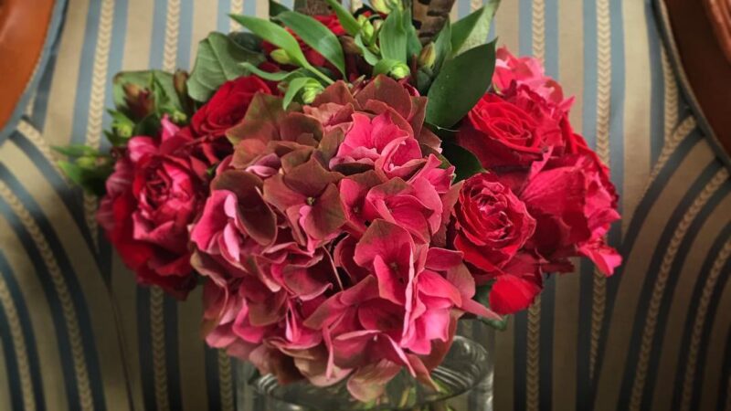 Marriage Anniversary Flowers—Make Your Loved Ones Happy With The Perfect Gift