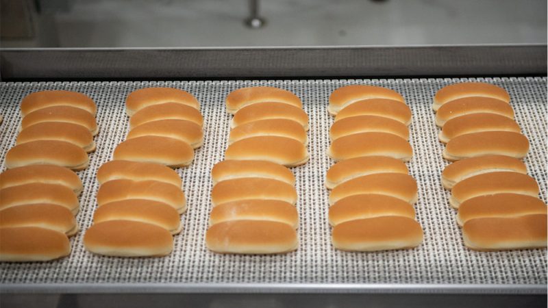 Efficiency in Baking: Optimizing Production with Bakery Trays