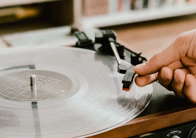 Listen To Your Favorite Music On Vinyl Records