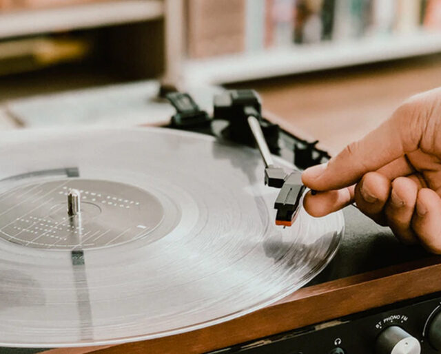 Listen To Your Favorite Music On Vinyl Records