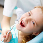 How does the kids dentist singapore concentrate on the development and regimens?