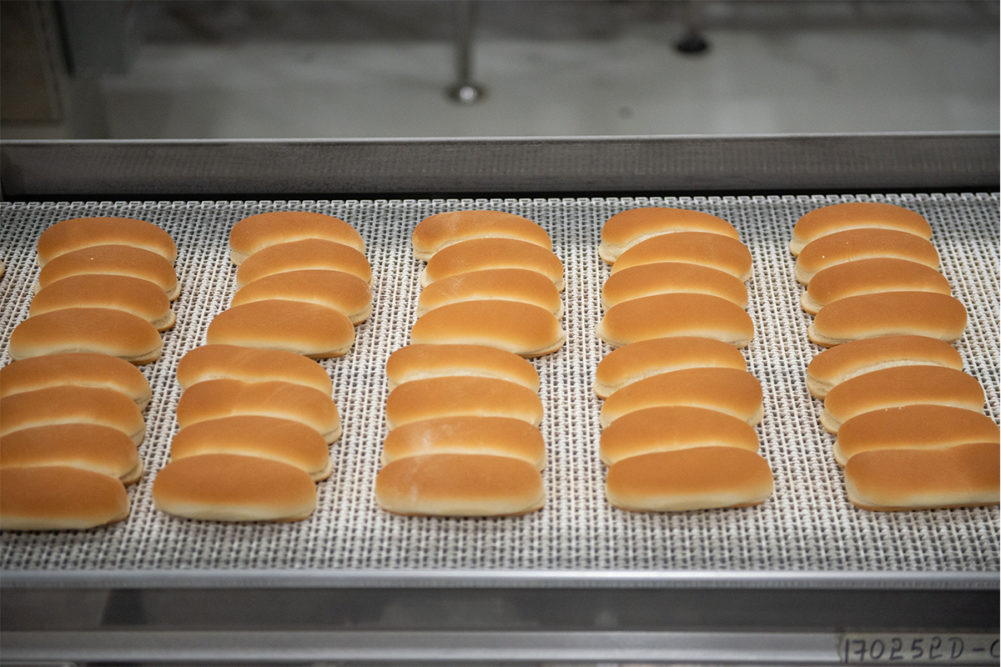 Efficiency in Baking: Optimizing Production with Bakery Trays